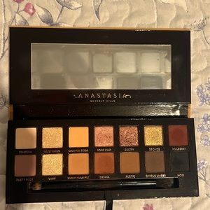 Soft glam palette